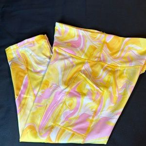 ID Ideology Swirl Pink Yellow Capri Pocket Leggings NWOT Medium